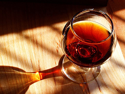 Uống rượu điều độ giảm nguy cơ mắc bệnh hen suyễn